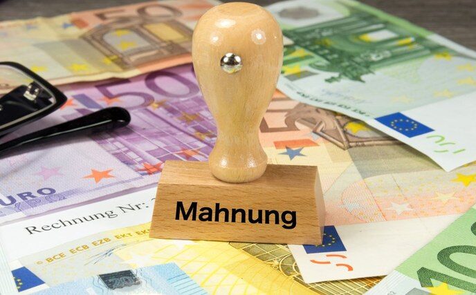 Mahnverfahren oder Inkasso: Wann Gläubiger einen Vollstreckungstitel brauchen